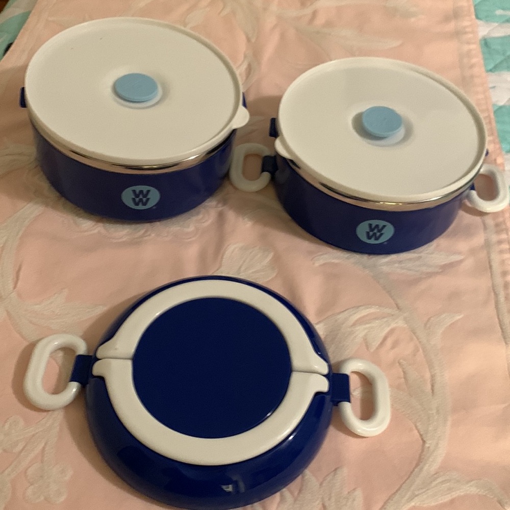 Weight Watchers Stackable Locking Food Storage Container - Picture 2 of 3